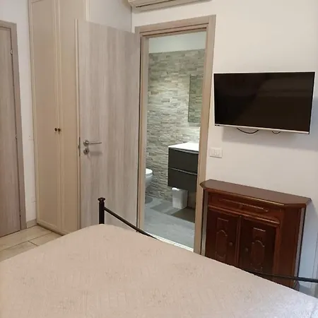 V Torre V Nigrisoli A Porta San Vitale * ボローニャ