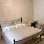V Torre V Nigrisoli A Porta San Vitale 3* Bologna