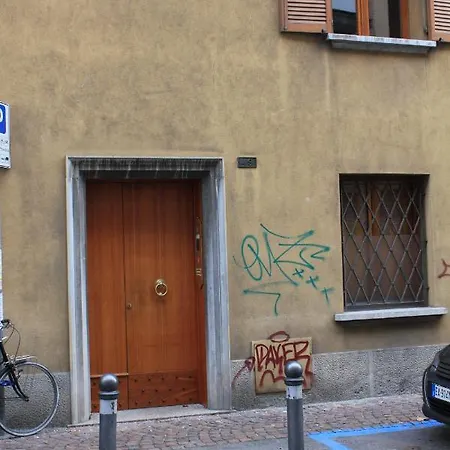 V Torre V Nigrisoli A Porta San Vitale بيت ضيافة بولونيا
