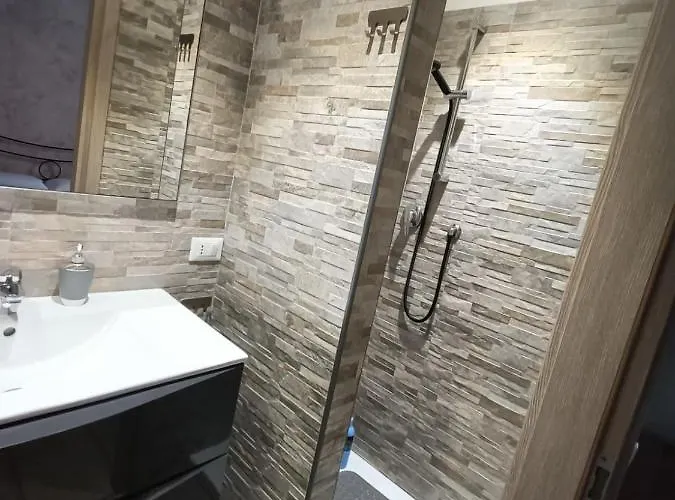 V Torre V Nigrisoli A Porta San Vitale Affittacamere