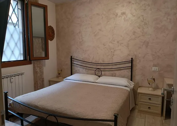 V Torre V Nigrisoli A Porta San Vitale 3* Μπολόνια