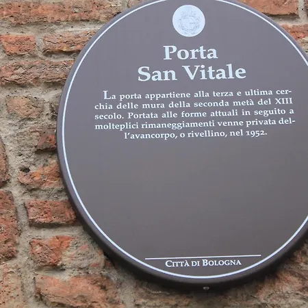 V Torre V Nigrisoli A Porta San Vitale ゲストハウス 3*