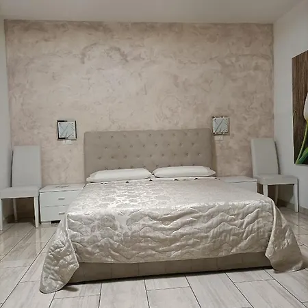 V Torre V Nigrisoli A Porta San Vitale Гостевой дом 3*