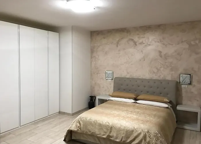 V Torre V Nigrisoli A Porta San Vitale Gæstehus 3*